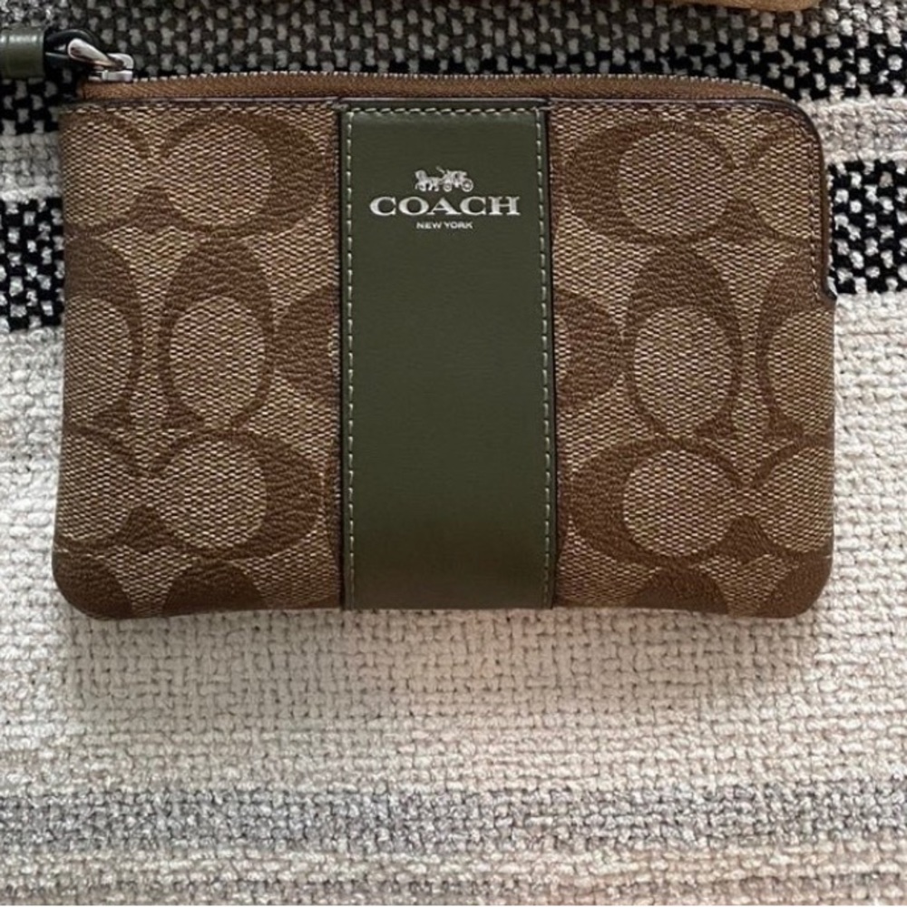 Coach Wristlet Green Stripe